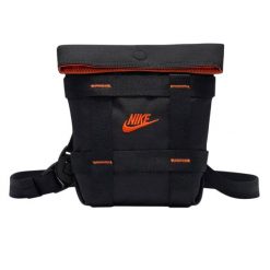Sportowa Torba Crossbody. Czarne torby sportowe męskie Nike, bez wzorów, z materiału. Za 361.99 zł.