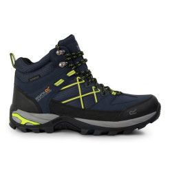 Buty trekkingowe męskie Samaris III. Czerwone buty zimowe męskie Regatta, bez wzorów, bez obcasa, bez zapięcia. W wyprzedaży za 299.99 zł.