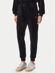 Guess Spodnie dresowe V6BB11 K6304 Czarny Regular Fit. Czarne spodnie dresowe damskie Guess, z aplikacjami, z dresówki. Za 344.99 zł.