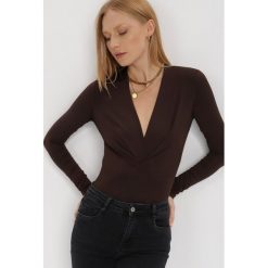 Ciemnobrązowe Body Candletree. Brązowe body Born2be, bez wzorów. Za 74.99 zł.