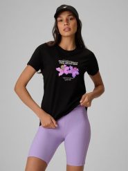 4F T-shirt regular z nadrukiem damski - czarny S. Czarne t-shirty damskie 4F, s, bez wzorów, z bawełny, wakacyjne, bez kołnierzyka, bez ramiączek. W wyprzedaży za 39.99 zł.