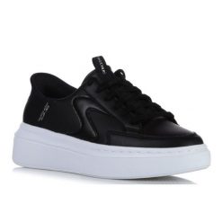 Buty Sportowe Damskie Skechers Cordova Classic New Reign. Czarne obuwie sportowe damskie Skechers, bez wzorów, bez zapięcia, trekkingowe. Za 307.99 zł.