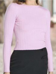 Sweter w prążek - różowy. Czerwone swetry nierozpinane damskie Sinsay, l, bez wzorów, z materiału, bez kołnierzyka, bez ramiączek. W wyprzedaży za 17.99 zł.