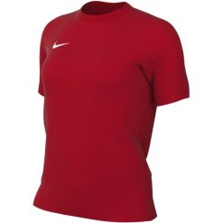 Damska koszulka piłkarska Nike Dri-FIT Park VIII czerwona. Czerwone bluzki damskie Nike, bez wzorów, z materiału, sportowe, bez kołnierzyka, bez ramiączek. Za 66.99 zł.