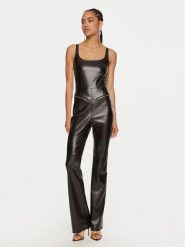 Patrizia Pepe Kombinezon 8T0041 E005 Czarny Slim Fit. Czarne sukienki damskie Patrizia Pepe, bez wzorów, ze skóry, bez kołnierzyka, bez ramiączek. Za 1,299.00 zł.