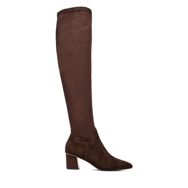 Kozaki Lasocki. Brązowe kozaki damskie Lasocki, bez wzorów, bez obcasa, na słupku, bez zapięcia. Za 299.99 zł.