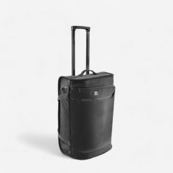 Walizka sportowa Kipsta Essential 30 litrów. Czarne walizki damskie KIPSTA, bez wzorów, z materiału. Za 139.99 zł.