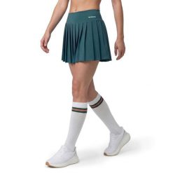 Damskie spódnico-spodenki tenisowe Siroko Flow Femme-W Green. Zielone spódnice damskie SIROKO, bez wzorów, z tkaniny, sportowe, bez kołnierzyka, bez ramiączek, plisowane. Za 212.00 zł.