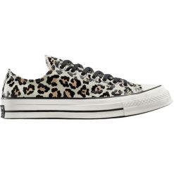 Buty sportowe Converse Chuck 70 Glow In The Dark Leopard Print. Zielone obuwie sportowe damskie Converse, bez wzorów, bez zapięcia. Za 368.99 zł.