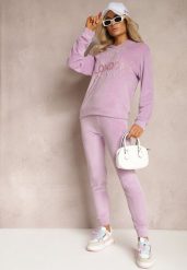 Fioletowy Dresowy Komplet z Weluru Klasyczne Spodnie i Bluza Ozdobiona Napisem z Brokatem Nerissali. Fioletowe bluzy damskie Renee, m, z aplikacjami, z dresówki, klasyczne, bez ramiączek, bez kaptura. Za 69.99 zł.