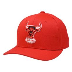 Czapka z daszkiem Mitchell & Ness NBA Chicago Bulls Team Ground 2.-CBUYYPPPRED1. Czerwone czapki damskie Mitchell & Ness, bez wzorów, sportowe. Za 109.00 zł.
