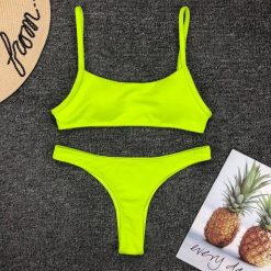 Bikini z ramiączkami na lato plażowe Raye. Czerwone bikini Intica, bez wzorów, z materiału. Za 139.00 zł.