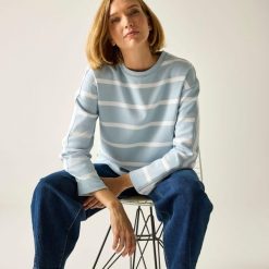 Sweter damski Regatta Avira. Niebieskie swetry nierozpinane damskie Regatta, m, bez wzorów, z bawełny, eleganckie, bez kołnierzyka, bez ramiączek. Za 169.99 zł.