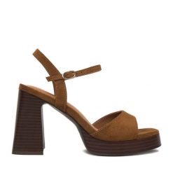 Sandały JENNY. Brązowe sandały damskie Jenny, bez wzorów, bez obcasa, na słupku, bez zapięcia. Za 149.99 zł.