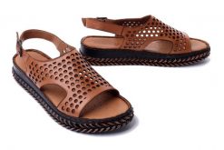 MANITU 910208-21 cognac, sandały damskie. Brązowe sandały damskie Manitu, w ażurowe wzory, ze skóry, bez obcasa, bez zapięcia. Za 227.92 zł.