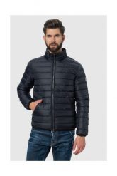 EA7 Granatowa kurtka męska. Niebieskie kurtki męskie EA7 Emporio Armani, m, z aplikacjami, z puchu, bez kaptura. W wyprzedaży za 699.99 zł.