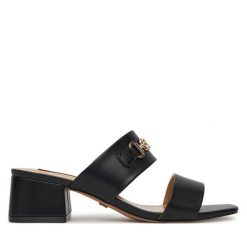 Klapki Nine West. Czarne klapki damskie Nine West, bez wzorów, bez obcasa, bez zapięcia. Za 199.99 zł.