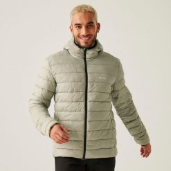 Kurtka turystyczna pikowana męska z kapturem Marizion. Szare kurtki męskie Regatta, m, bez wzorów, z puchu, eleganckie, z kapturem. Za 119.99 zł.