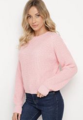 Jasnoróżowy Klasyczny Sweter o Krótszym Kroju Zinoraya. Czerwone swetry nierozpinane damskie Born2be, na jesień, uniwersalny, bez wzorów, z bawełny, eleganckie, bez kołnierzyka, bez ramiączek. Za 64.99 zł.