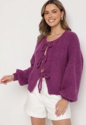 Fioletowy Kardigan Oversize z Wełną Zdobiony Kokardkami Eleathalie. Fioletowe kardigany damskie Born2be, z aplikacjami, z jeansu, eleganckie, bez kołnierzyka. Za 139.99 zł.
