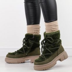 Zielone skórzane botki damskie T.Sokolski Z24-309. Czarne botki damskie Sokolski, na jesień, bez wzorów, z materiału, eleganckie, z okrągłym noskiem, bez obcasa, bez zapięcia. Za 269.00 zł.