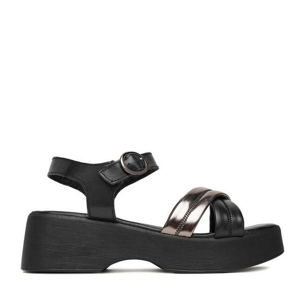 Sandały Lasocki. Czarne sandały damskie Lasocki, bez wzorów, bez obcasa, na płaskiej podeszwie, bez zapięcia. Za 179.99 zł.