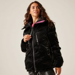 Kurtka casualowa damska Christian Lacroix Cavaillon pikowana. Czarne kurtki sportowe damskie Regatta, bez wzorów, bez ramiączek, bez kaptura, trekkingowe. Za 349.99 zł.