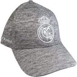 Czapka z daszkiem Real Madryt damska. Czapki damskie REAL MADRID, bez wzorów, sportowe. Za 109.90 zł.
