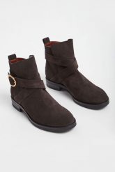 Botki zamszowe SEE BY CHLOÉ. Botki damskie See By Chloé, bez wzorów, z zamszu, bez obcasa, bez zapięcia. W wyprzedaży za 1,234.17 zł.