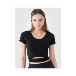 T-shirt crop top gładki damski 4F 4FRSS25TTSHF2695. Czarne t-shirty damskie 4F, bez wzorów, z bawełny, bez kołnierzyka, bez ramiączek. Za 34.99 zł.