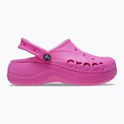 Klapki Crocs Baya Platform Clog. Czerwone klapki damskie Crocs, bez wzorów, sportowe, bez obcasa, bez zapięcia. Za 209.99 zł.