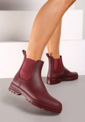 Bordowe Płaskie Kalosze w Stylu Sztybletów Irinelle. Czerwone kalosze damskie Born2be, bez wzorów, z gumy, z okrągłym noskiem, bez zapięcia. Za 79.99 zł.
