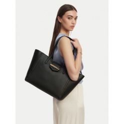 Torebka KARL LAGERFELD. Czarne torebki do ręki damskie KARL LAGERFELD, bez wzorów, bez dodatków. Za 1,299.00 zł.