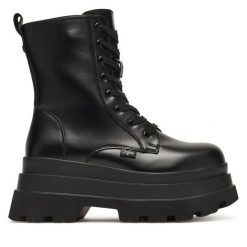 Trzewiki Buffalo. Czarne botki damskie Buffalo, bez wzorów, bez obcasa, na płaskiej podeszwie, bez zapięcia. Za 399.99 zł.