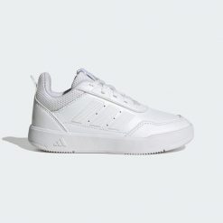 Buty sportowe TENSAUR SPORT 3.0 K. Białe buty sportowe męskie Adidas, bez wzorów, bez zapięcia, na jogę i pilates. Za 179.00 zł.