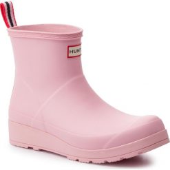 Kalosze HUNTER - Original Play Boot Short WFS2020RMA Candy Floss. Czerwone kalosze damskie Hunter, bez wzorów, z kauczuku, bez zapięcia. W wyprzedaży za 249.00 zł.