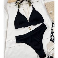 Dwuczęściowy strój kąpielowy z regulowanymi ramiączkami Natalia. Zielone stroje kąpielowe damskie Intica, m, bez wzorów, z materiału. Za 129.00 zł.