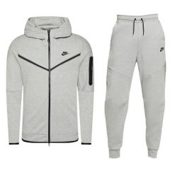 Dres męski, sportowy Nike NSW TECH FLEECE. Czarne komplety dresowe męskie Nike, m, bez wzorów, z dresówki. Za 649.00 zł.