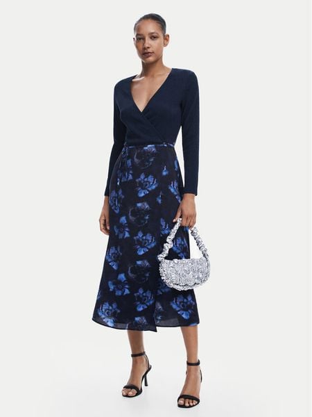 Desigual Sukienka codzienna Filadelfia 24WWVW37 Granatowy Regular Fit. Niebieskie sukienki damskie Desigual, na co dzień, xs, bez wzorów, z syntetyku, bez kołnierzyka, bez ramiączek, proste. Za 269.99 zł.