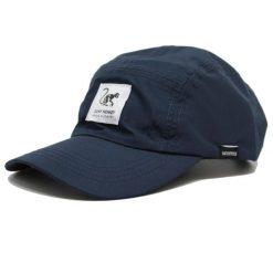 Czapka sportowa – wodoodporna / dla dorosłych / rozmiar uniwersalny (niebieska). Niebieskie czapki damskie SURF MONKEY, bez wzorów, z poliesteru. Za 179.95 zł.