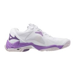 Buty halowe Mizuno Wave Voltage Wos. Białe obuwie sportowe damskie Mizuno, bez wzorów, ze skóry, bez zapięcia, do biegania, mizuno wave. W wyprzedaży za 407.50 zł.
