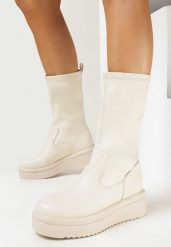 Beżowe Botki na Platformie z Dopasowaną Cholewką Oile. Brązowe botki damskie Born2be, bez wzorów, eleganckie, bez obcasa, na platformie, bez zapięcia. Za 84.99 zł.