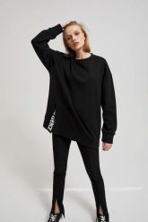 Bluza oversize z napisem. Bluzy damskie MOODO, m, bez wzorów, z bawełny, bez ramiączek, bez kaptura. W wyprzedaży za 54.99 zł.