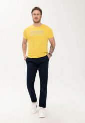 Męski t-shirt z napisem T-LINER. Żółte t-shirty męskie Volcano, m, bez wzorów, z bawełny, bez kołnierzyka, bez ramiączek. Za 59.99 zł.