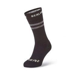 Wodoodporne skarpety Sealskinz Runton. Czarne skarpetki damskie SEALSKINZ, bez wzorów, z materiału. Za 273.50 zł.