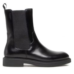 Sztyblety Vagabond Shoemakers. Czarne botki damskie Vagabond Shoemakers, bez wzorów, bez obcasa, na płaskiej podeszwie, bez zapięcia. Za 679.99 zł.