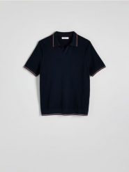 Bawełniany sweter polo - granatowy. Niebieskie swetry męskie Reserved, l, bez wzorów, z bawełny, bez kołnierzyka, bez ramiączek. W wyprzedaży za 39.99 zł.