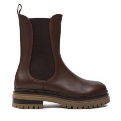 Sztyblety Weekend Max Mara. Brązowe botki damskie Weekend Max Mara, bez wzorów, bez obcasa, na płaskiej podeszwie, bez zapięcia. Za 1,239.00 zł.