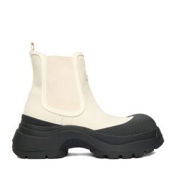 Sztyblety Hunter. Botki damskie Hunter, bez wzorów, bez obcasa, na płaskiej podeszwie, bez zapięcia. Za 229.99 zł.