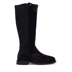 Kozaki Tommy Hilfiger. Niebieskie kozaki damskie Tommy Hilfiger, bez wzorów, bez obcasa, na płaskiej podeszwie, bez zapięcia. Za 849.99 zł.